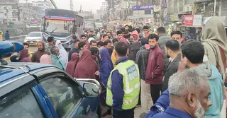 নরসিংদীতে পৃথক সড়ক দুর্ঘটনায় নিহত ২